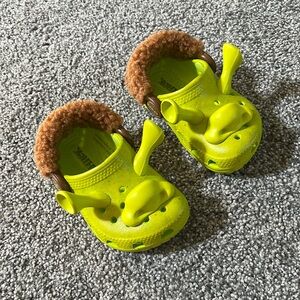 SHREK CROCS toddler size 5. Never been worn.